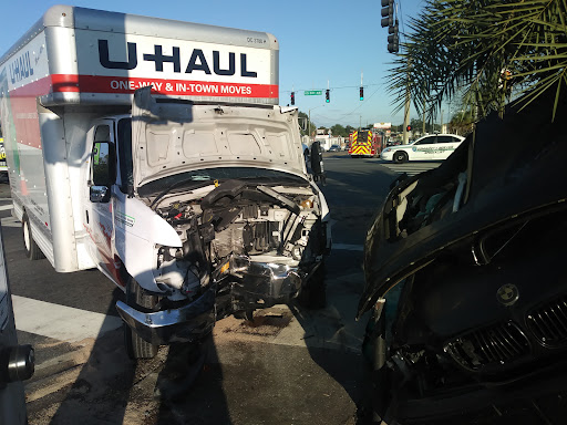 bank Abrahamson & Uiterwyk Car Accident And Personal Injury Lawyers