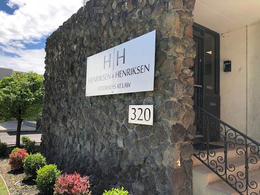 bank Henriksen & Henriksen