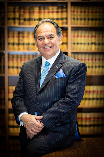 lawyer Mariano Morales Law